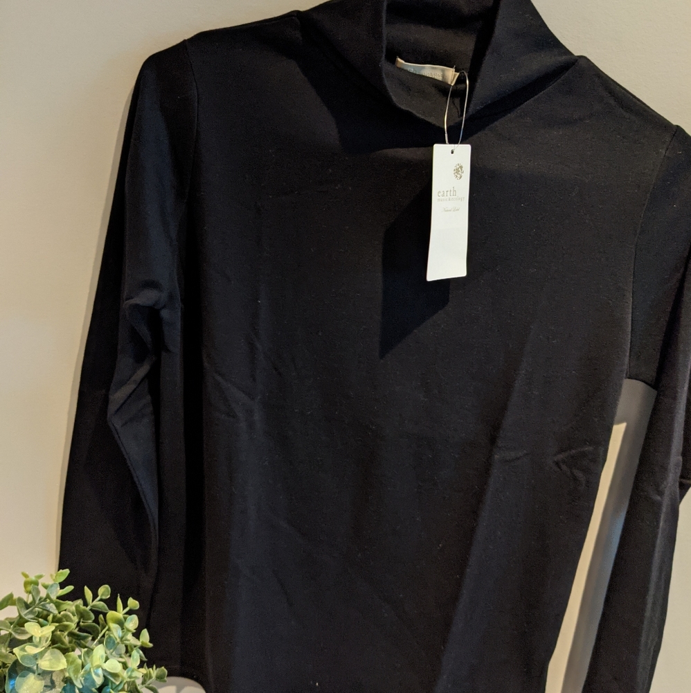 earth music&ecology Turtleneck Long Sleeve